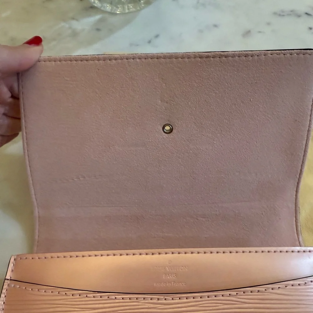 Louis Vuitton Louise Rose Pink Epi Leather Clutch with Chain - Picture 8 of 10